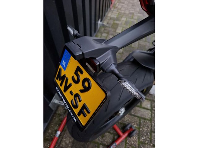 ducati - streetfighter-v4s