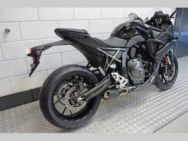 suzuki - gsx-8r