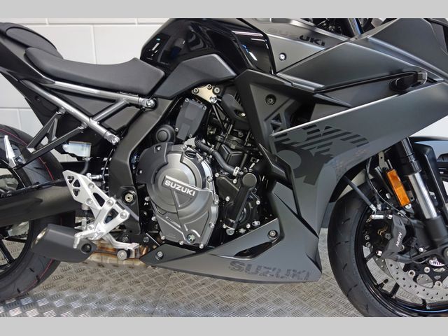 suzuki - gsx-8r