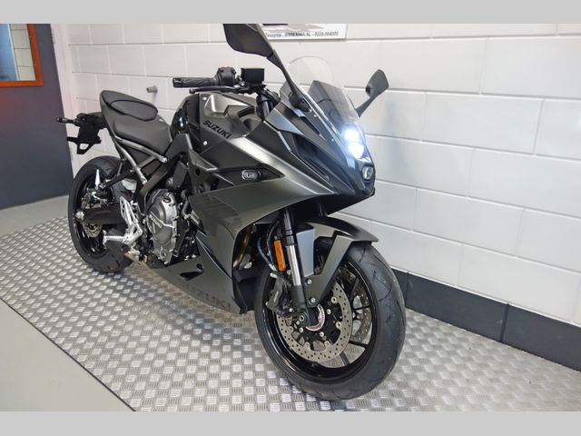 suzuki - gsx-8r