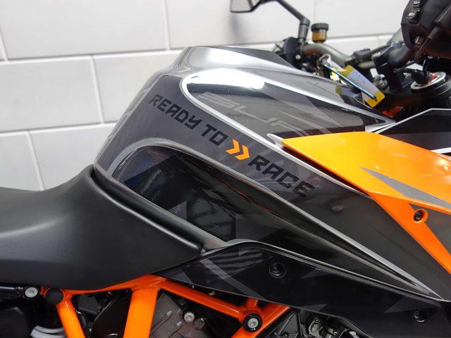 ktm - 1290-super-duke-gt