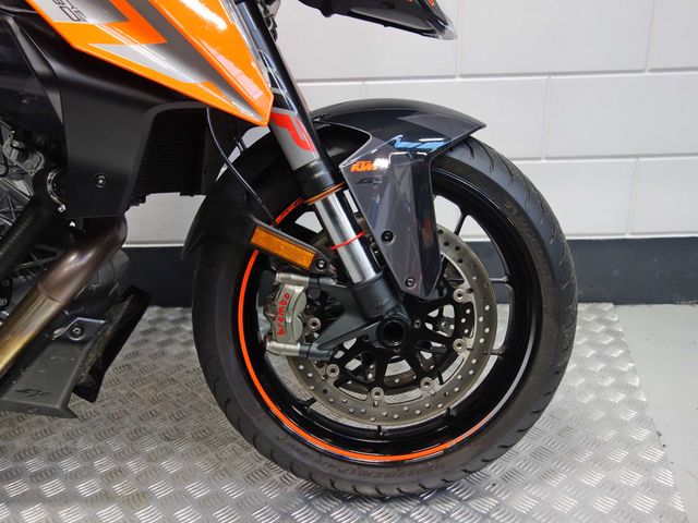 ktm - 1290-super-duke-gt
