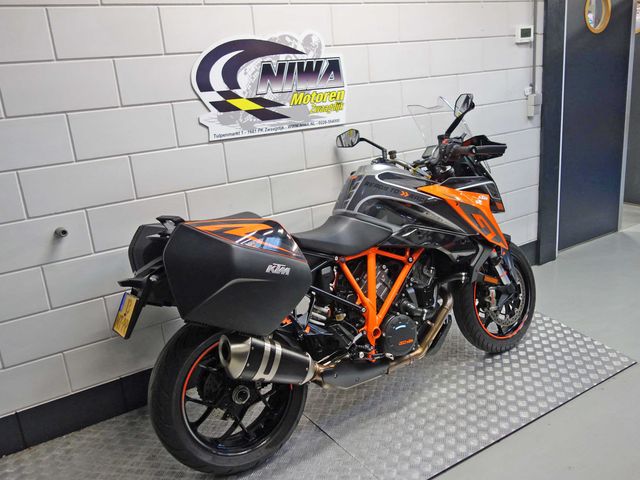 ktm - 1290-super-duke-gt
