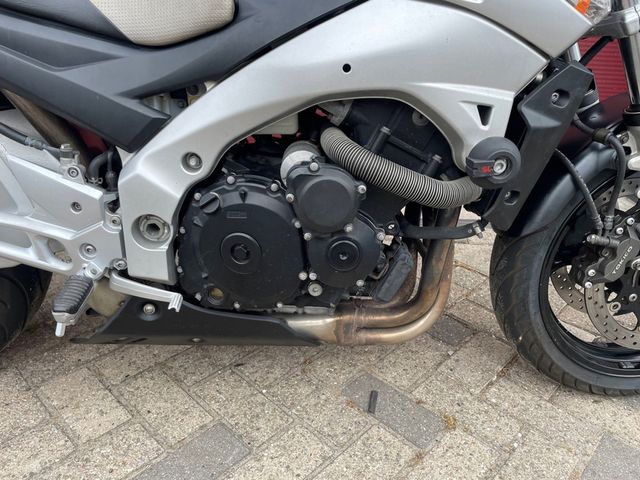 suzuki - gsr-600