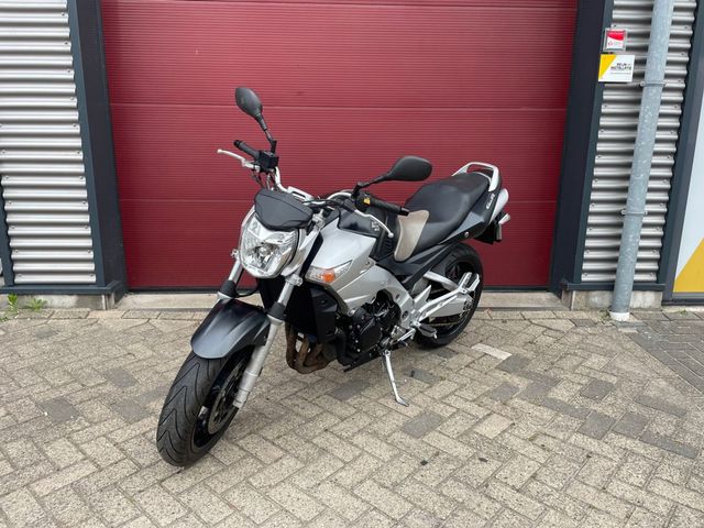 suzuki - gsr-600