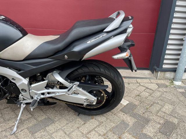 suzuki - gsr-600