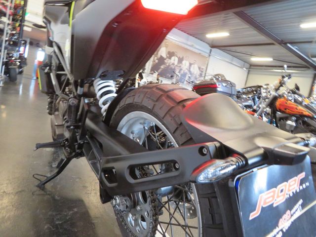 husqvarna - svartpilen-401