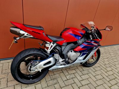 HONDA CBR 1000 RR FIREBLADE – foto 3
