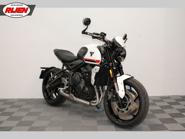 triumph - trident-660