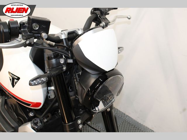 triumph - trident-660