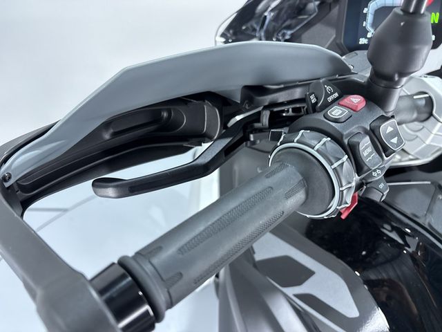 bmw - r-1300-gs