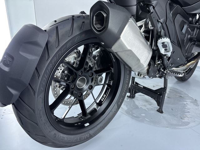 bmw - r-1300-gs