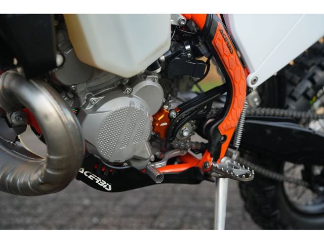ktm - 300-exc-tpi-six-days