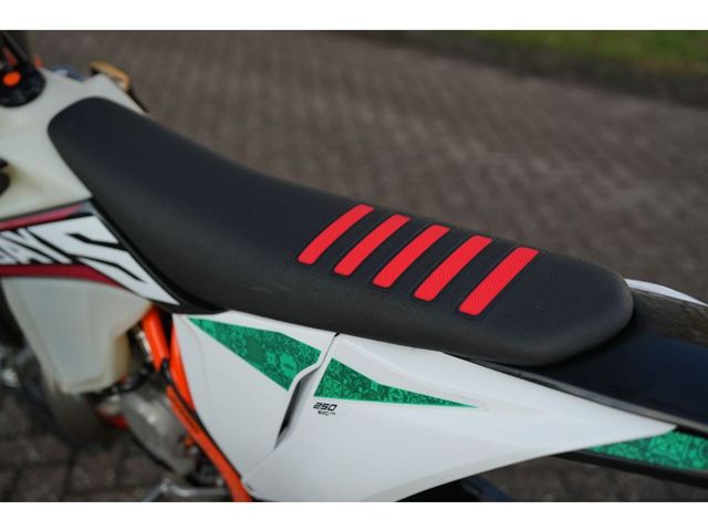 ktm - 300-exc-tpi-six-days