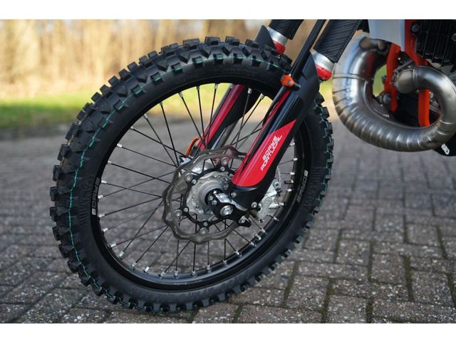 ktm - 300-exc-tpi-six-days