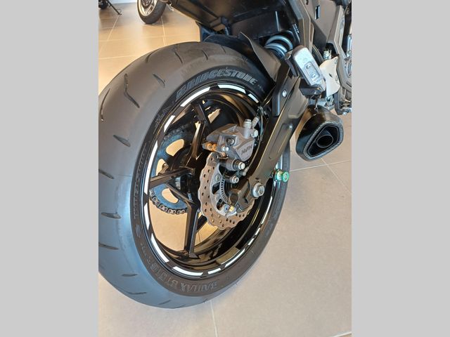 kawasaki - z650-abs