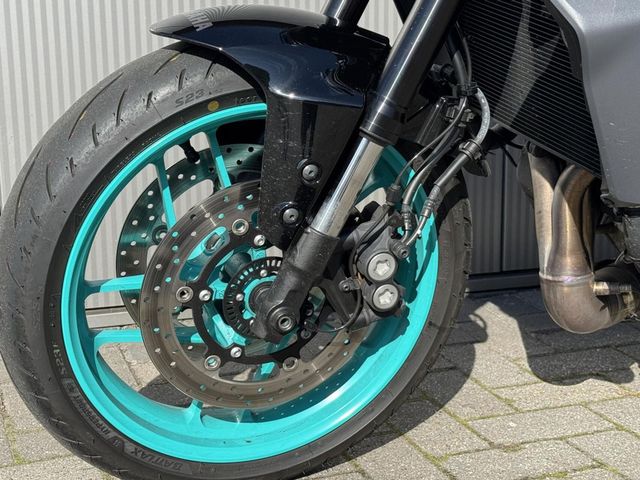 yamaha - mt-09-y-amt