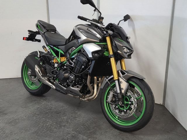 kawasaki - z900