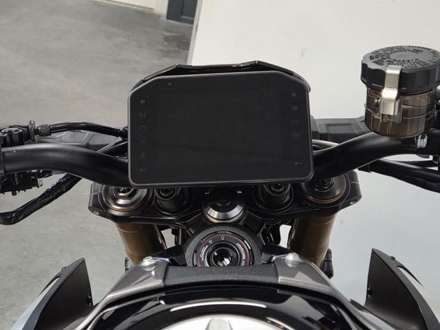 kawasaki - z900