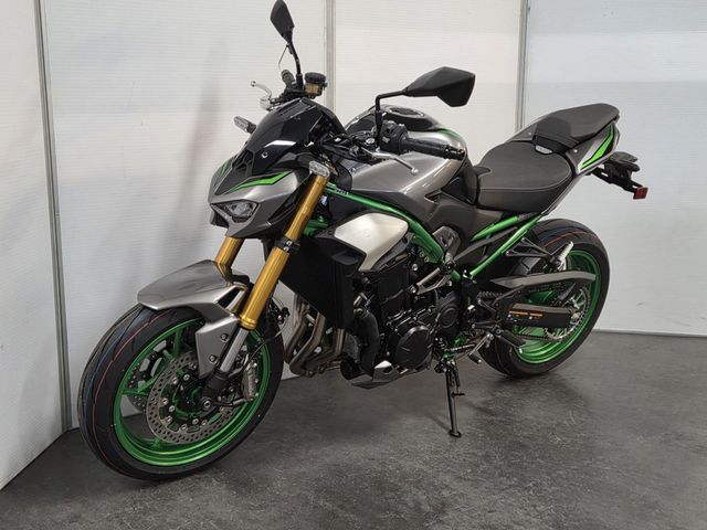 kawasaki - z900