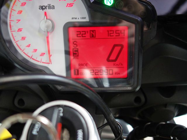 aprilia - tuono--v4-1100-factory