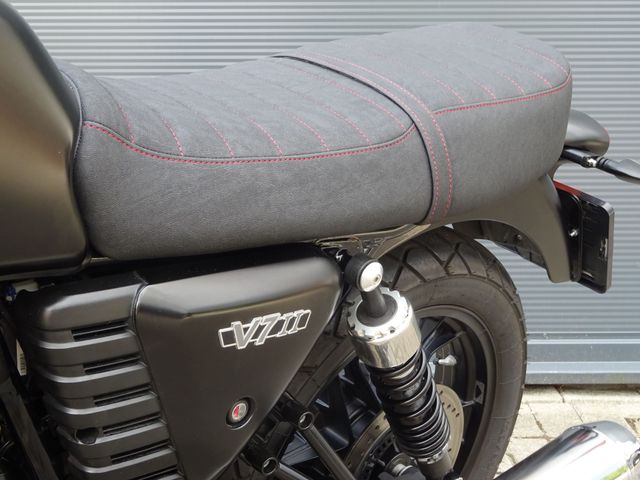 moto-guzzi - v-7-stone