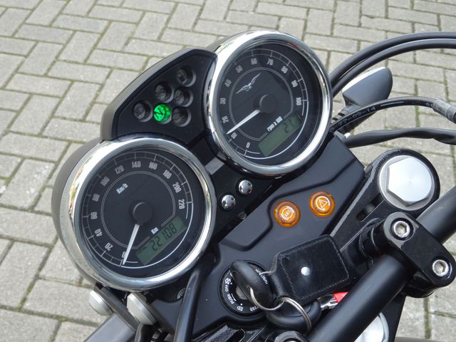 moto-guzzi - v-7-stone