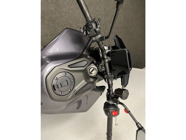 yamaha - mt-09-y-amt