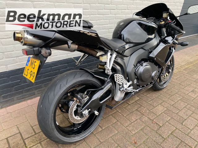 honda - cbr-1000-rr-fireblade