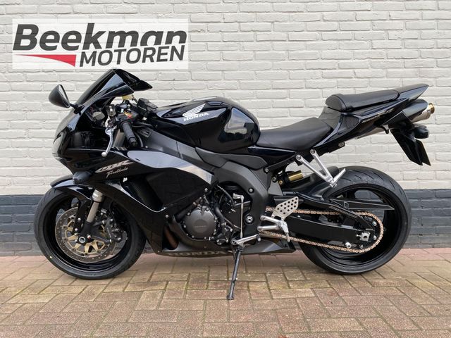 honda - cbr-1000-rr-fireblade