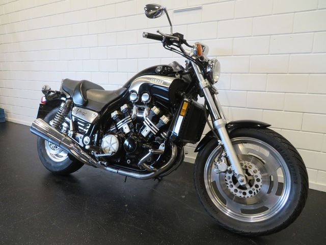 yamaha - vmx-1200-v-max