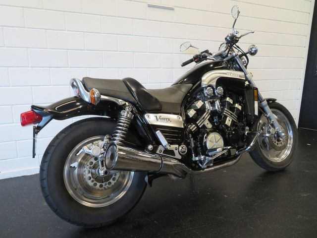 yamaha - vmx-1200-v-max