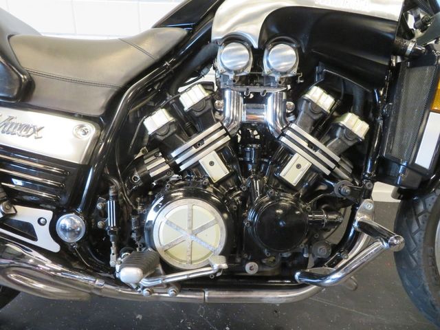 yamaha - vmx-1200-v-max