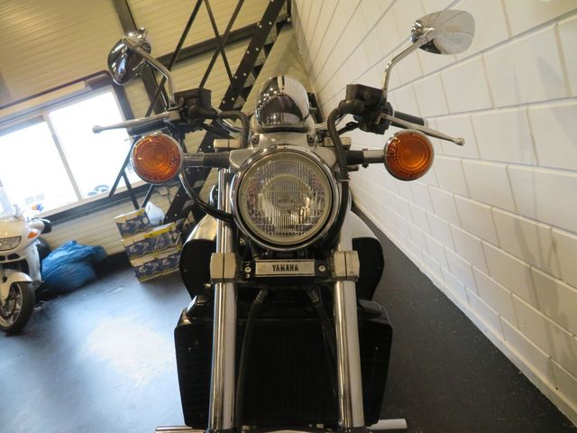 yamaha - vmx-1200-v-max