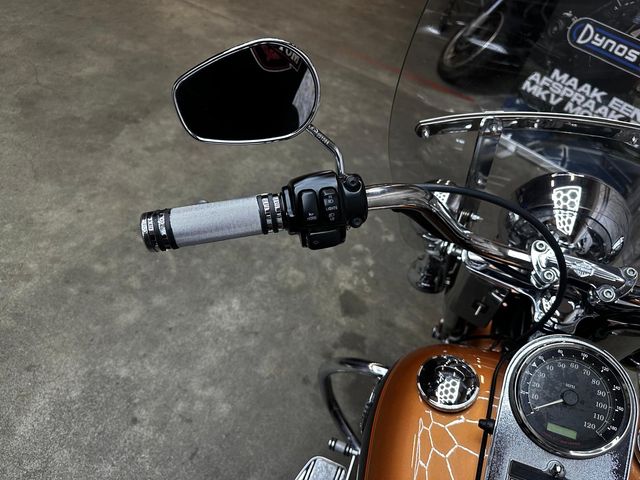 harley-davidson - heritage-softail-classic-flstc