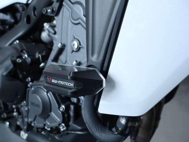 yamaha - tracer-9