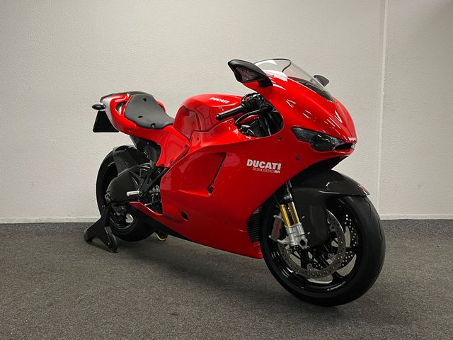 ducati - d-16-rr-desmosedici
