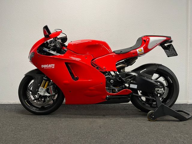 ducati - d-16-rr-desmosedici