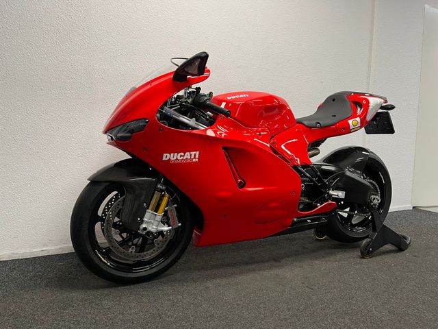 ducati - d-16-rr-desmosedici