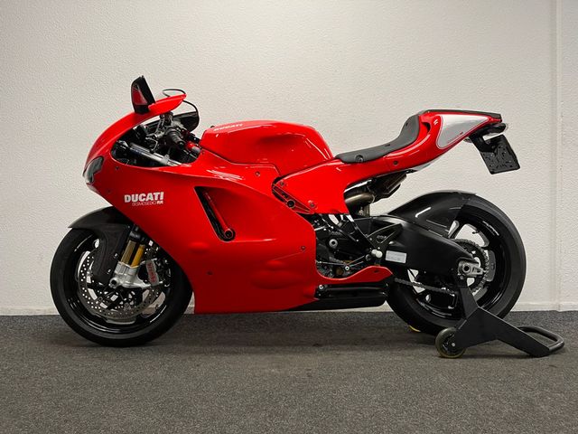 ducati - d-16-rr-desmosedici