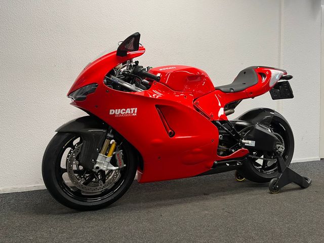 ducati - d-16-rr-desmosedici