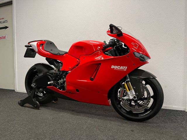 ducati - d-16-rr-desmosedici