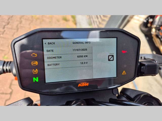 ktm - 890-duke-gp