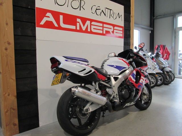 honda - cbr-900-rr-fireblade