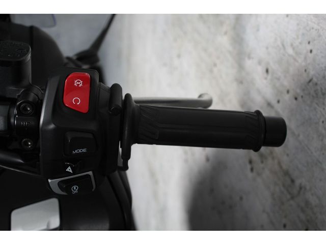 yamaha - tmax-tech-max-560
