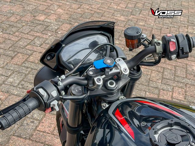 triumph - street-triple-rs
