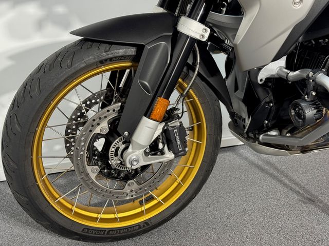 bmw - r-1250-gs-40-years-gs-edition