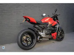 Ducati Streetfighter V2 / Akrapovic / BTW 2023 occasion – foto 4 van 20