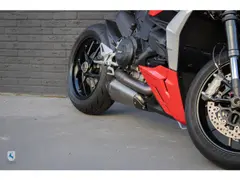 Ducati Streetfighter V2 / Akrapovic / BTW 2023 occasion – foto 7 van 20
