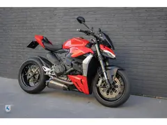 Ducati Streetfighter V2 / Akrapovic / BTW 2023 occasion – foto 12 van 20